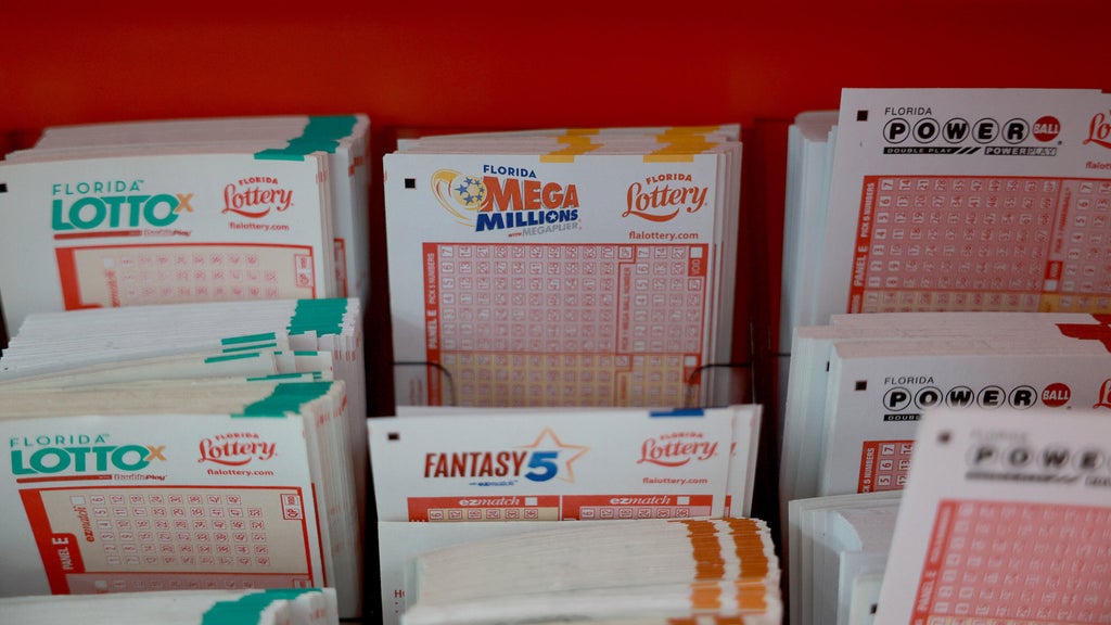 Florida postal employee arrested for stealing winning lottery ticket from mail, cashing it in — CBS Miami, Delray Beach Real Estate news
