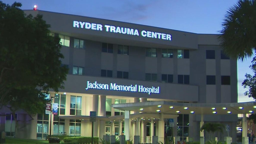 Man in critical condition after Miami shooting — CBS Miami, Delray Beach Community news