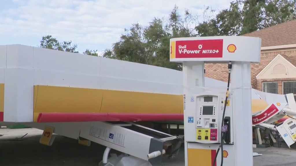 Hurricane Isaias damages homes and businesses along Florida Gulf Coast — CBS Miami, Delray Beach Business news