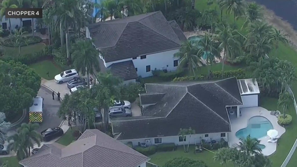 Body found floating in Weston swimming pool, BSO says — CBS Miami, Delray Beach Sports news