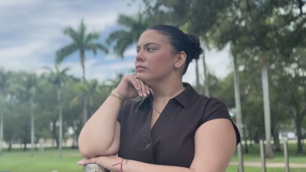 South Florida woman was told she was too young to get mammogram, but she still got breast cancer — CBS Miami, Delray Beach Community news