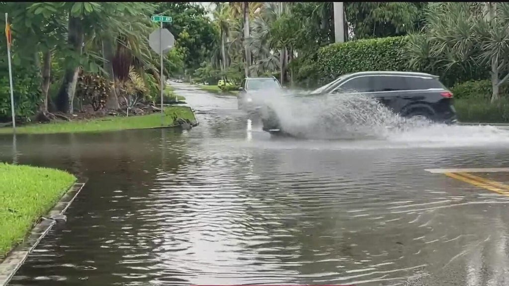 Heavy rain causes street flooding across parts of South Florida — CBS Miami, Delray Beach Community news