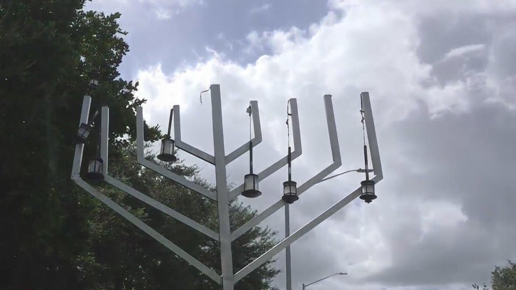 California man accused of using shopping cart with dog inside to vandalize Coral Springs menorah — CBS Miami, Delray Beach Business news