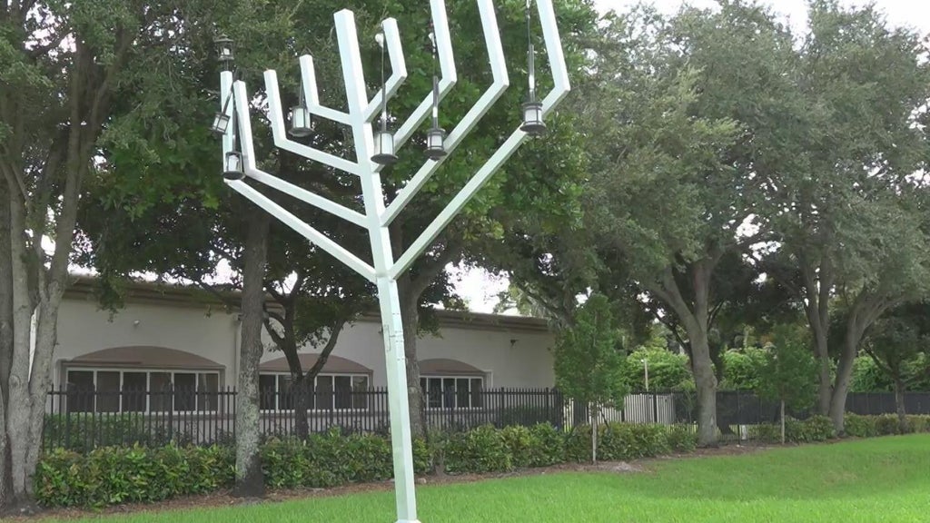 California man accused of ramming a shopping cart into menorah outside Broward synagogue, police say — CBS Miami, Delray Beach Health news