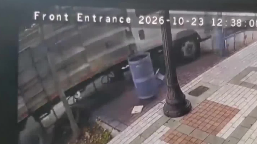 Landscaping truck crashes into bus bench, 3 North Miami businesses, sending 2 passengers to the hospital — CBS Miami, Delray Beach Real Estate news