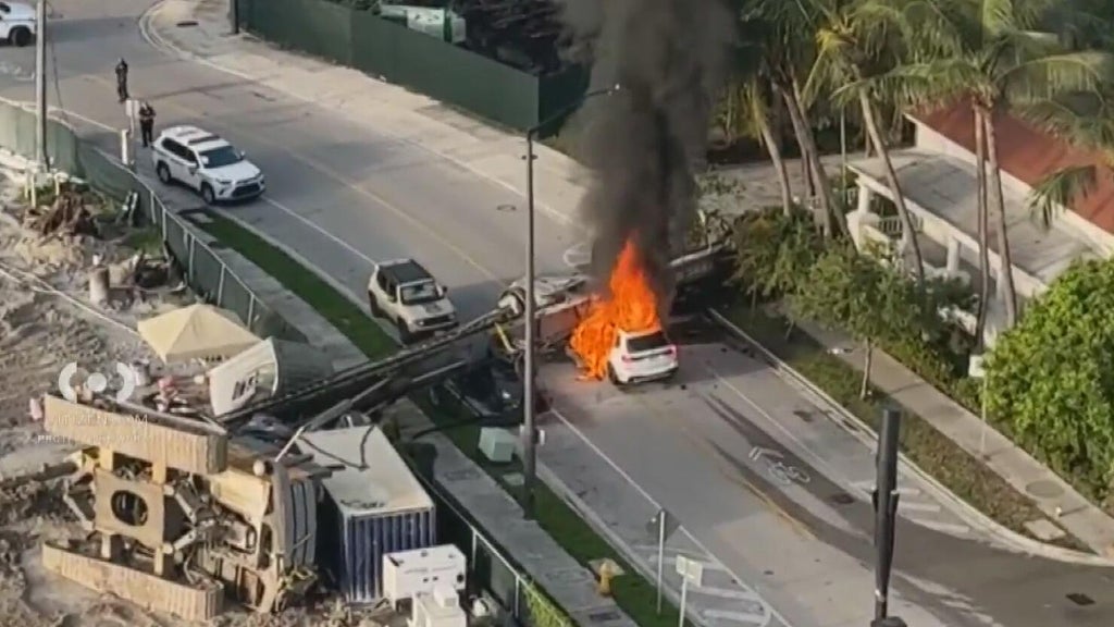Brickell crane collapse injures 4, Miami police say — CBS Miami, Delray Beach Community news