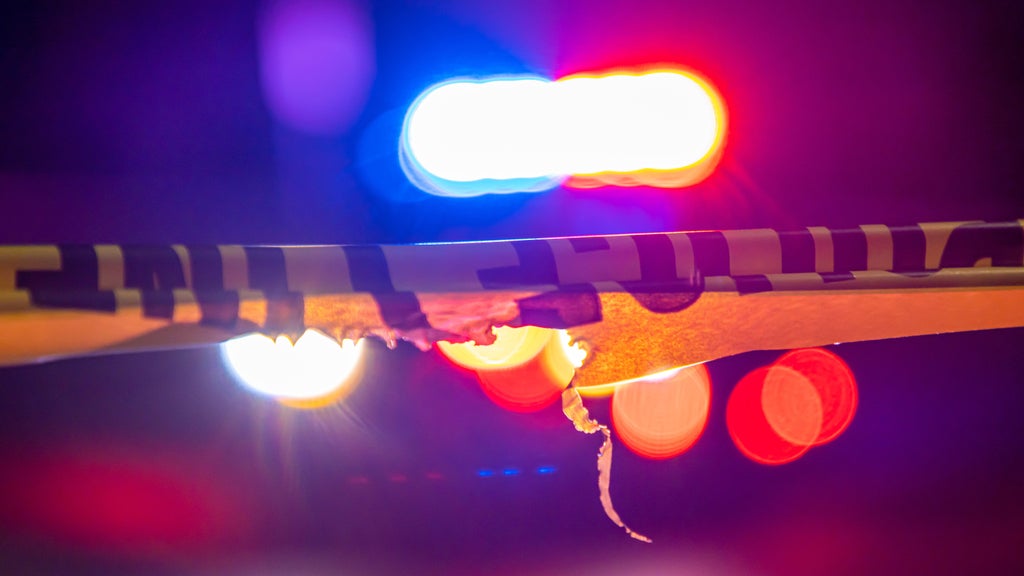 Man calls Sunrise Police to report he was shot, department says — CBS Miami, Delray Beach Health news