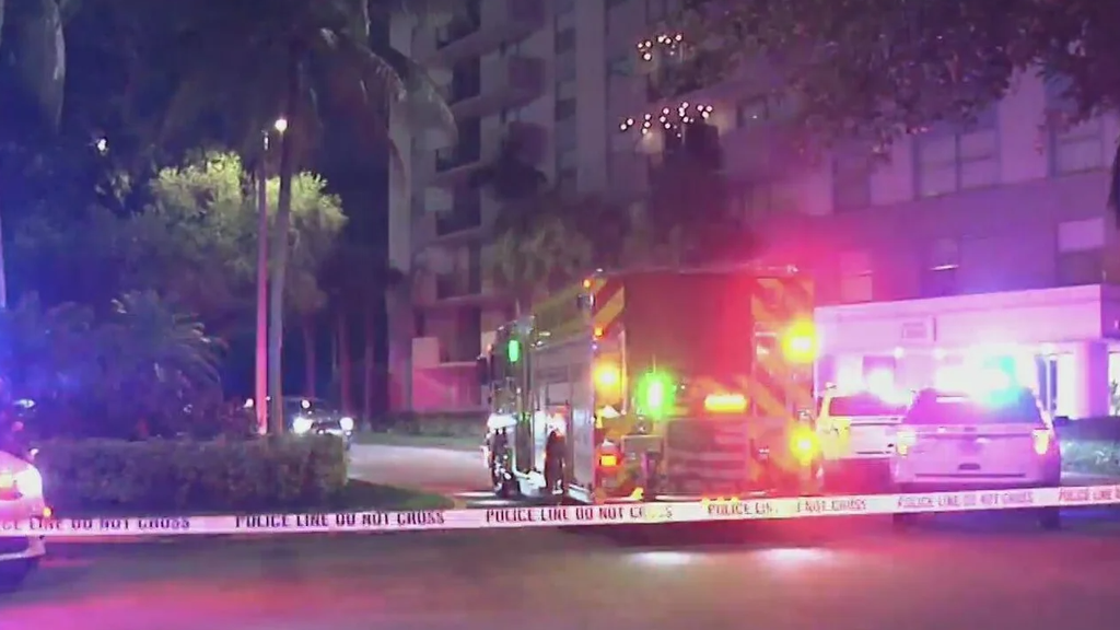 Man arrested in deadly North Miami abduction where witnesses saw suspects wearing "police" shirts — CBS Miami, Delray Beach Community news