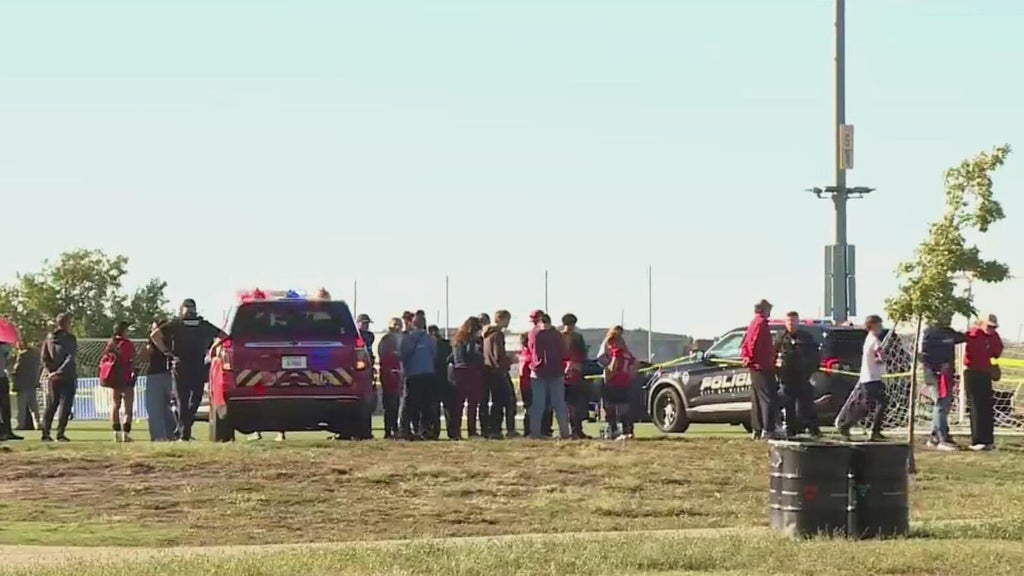 At least 2 killed, several injured after car drives onto Kansas soccer field — CBS Miami, Delray Beach Sports news
