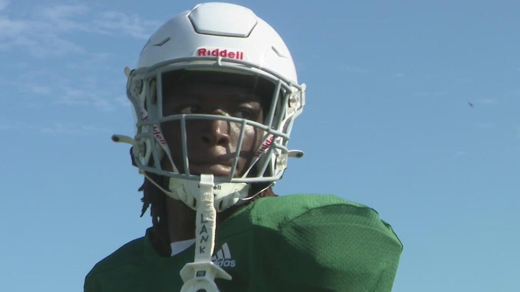 Meet DeMarcus DeRoche, Cardinal Gibbons tight end and Nat Moore Trophy contender — CBS Miami, Delray Beach Schools news