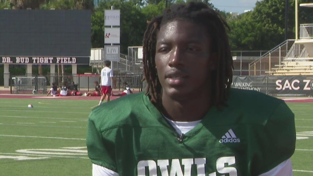 Cardinal Gibbons tight end, DeMarcus DeRoche, is now a Nat Moore nominee — CBS Miami, Delray Beach Sports news