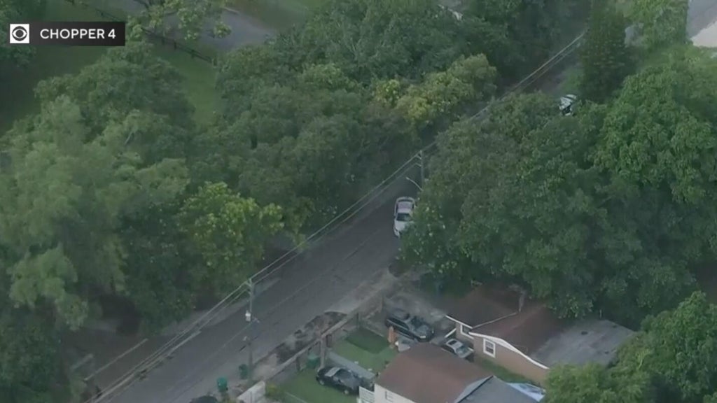 Man found dead near park in northwest Miami-Dade, homicide detectives investigating — CBS Miami, Delray Beach Health news