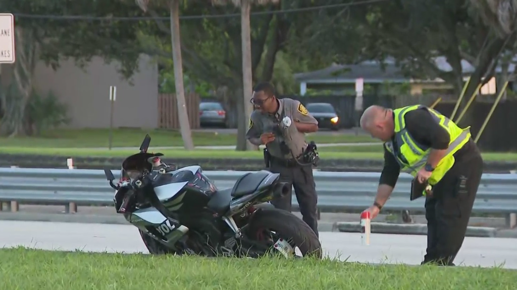 1 dead, 1 injured in motorcycle crash on Sunrise Boulevard near Florida's Turnpike, authorities say — CBS Miami, Delray Beach Health news