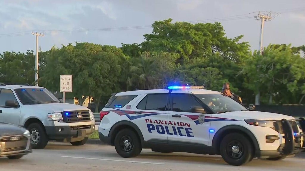 Deadly motorcycle crash shuts down lanes in Plantation — CBS Miami, Delray Beach Community news