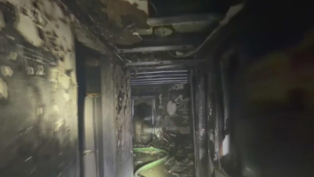 Fire tears through Miami apartment displacing 15 residents, officials say โ Delray Beach Community news