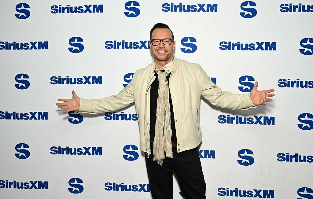 'God covered us': Actor, singer recounts intense moments after plane skids off runway  — WPBF Entertainment Palm Beach, Delray Beach Arts news