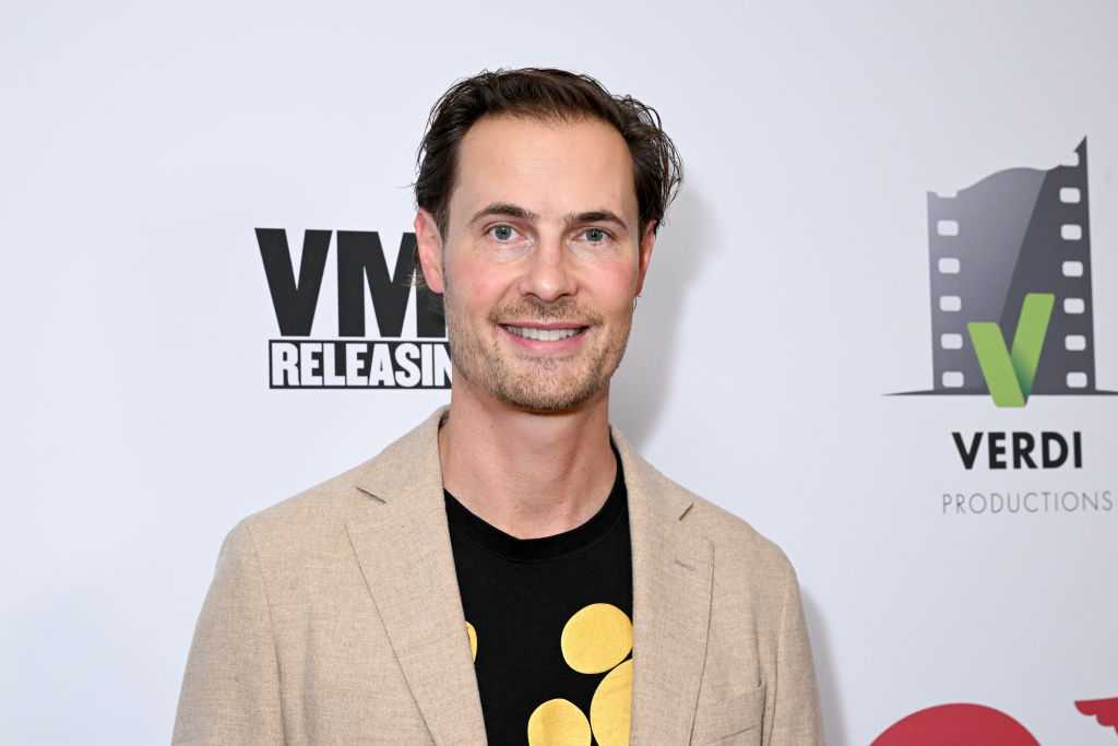 Lawsuit filed against 'Princess Diaries' actor: Couple alleges elder abuse, fraud  — WPBF Entertainment Palm Beach, Delray Beach Arts news