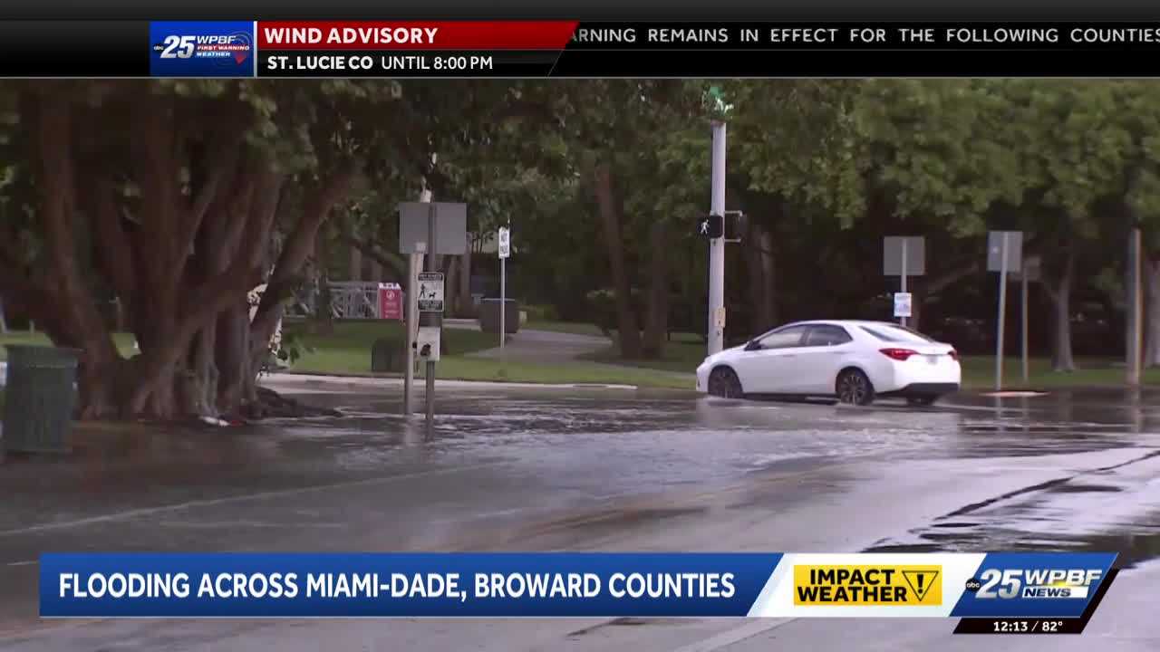 Coastal flooding hits Miami-Dade and Broward as businesses in Hollywood Beach pile up sandbags — WPBF West Palm Beach, Delray Beach Business news